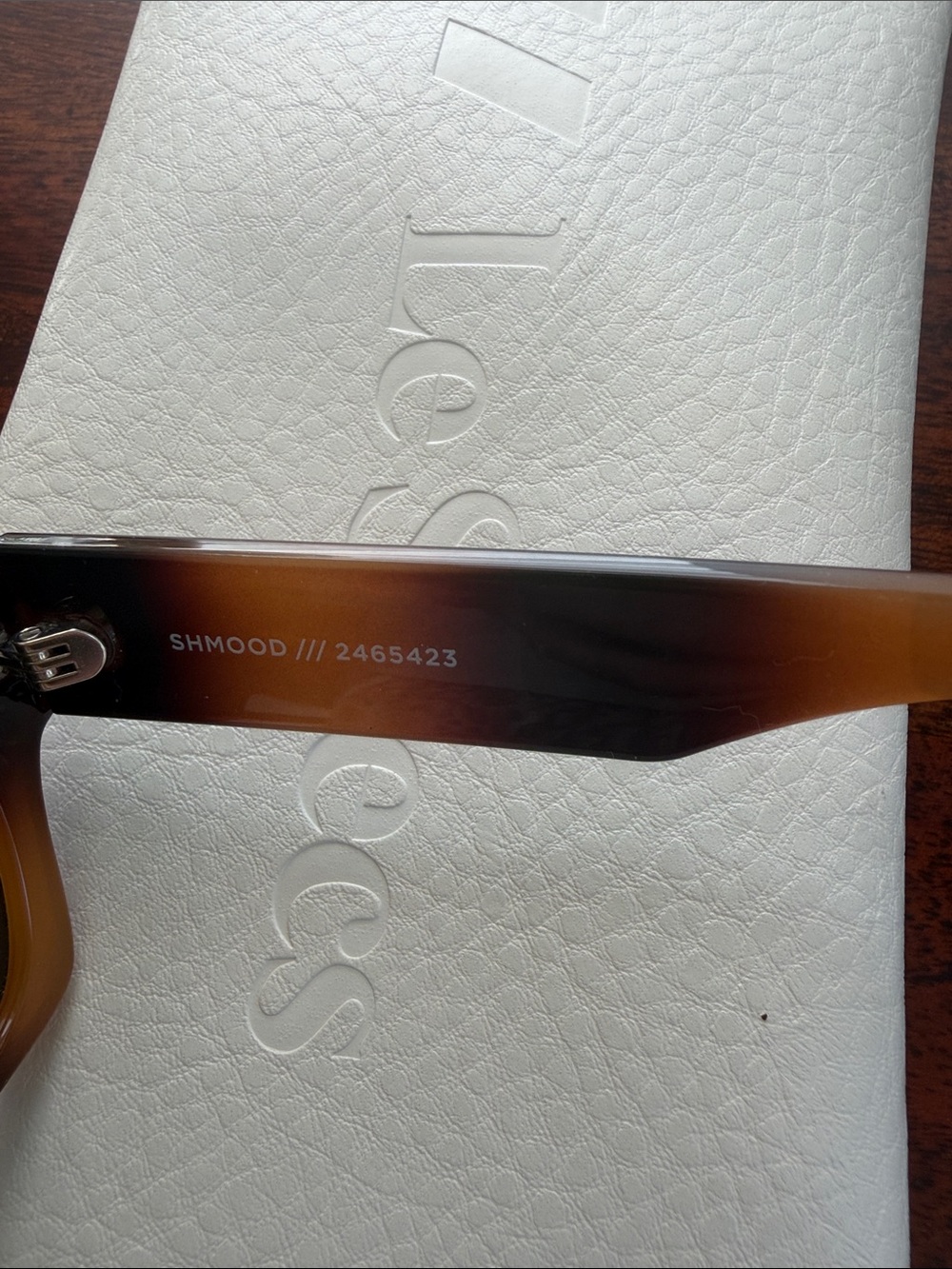 Le Specs sunglasses - Picture 3 of 3